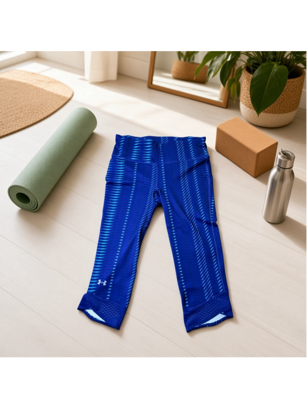 UNDER ARMOUR HeatGear Compression Capri Leggings Blue Pattern Workout Gym Small